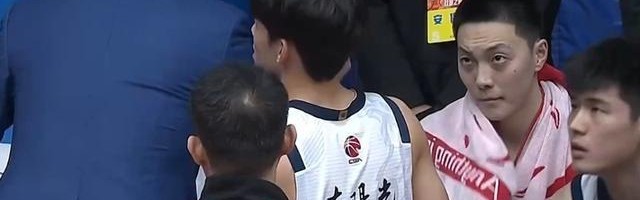 开云体育app-人气真高！胡明轩26+4+4新赛季最佳一战 连中三分引现场粉丝狂欢