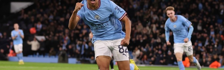 开云登录入口地址-曼城接近与里科-刘易斯敲定续约协议 新合约将延续至2030年