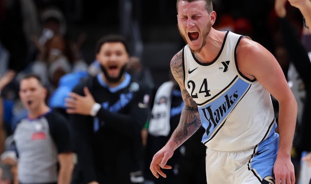 开云电子-尼克斯签下前火箭后场投手，上赛季他在老鹰的表现算是中规中矩？